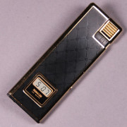 Briquet piezo à gaz avec montre à quartz, extra plat, parfait état