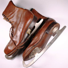 Paire de patins à glace "Belle Époque" en bon état