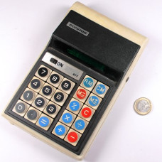 Accuron 877, calculatrice de table des années 70 - Made in Japan